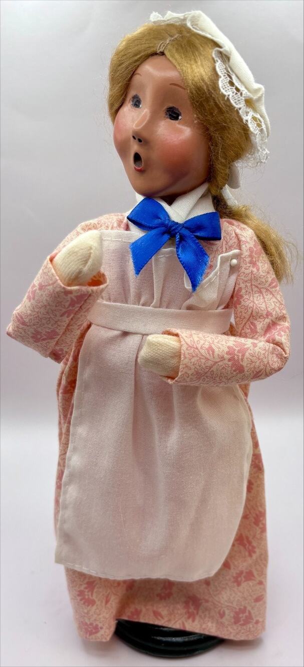 Byers Choice Williamsburg Girl Dated 2001
